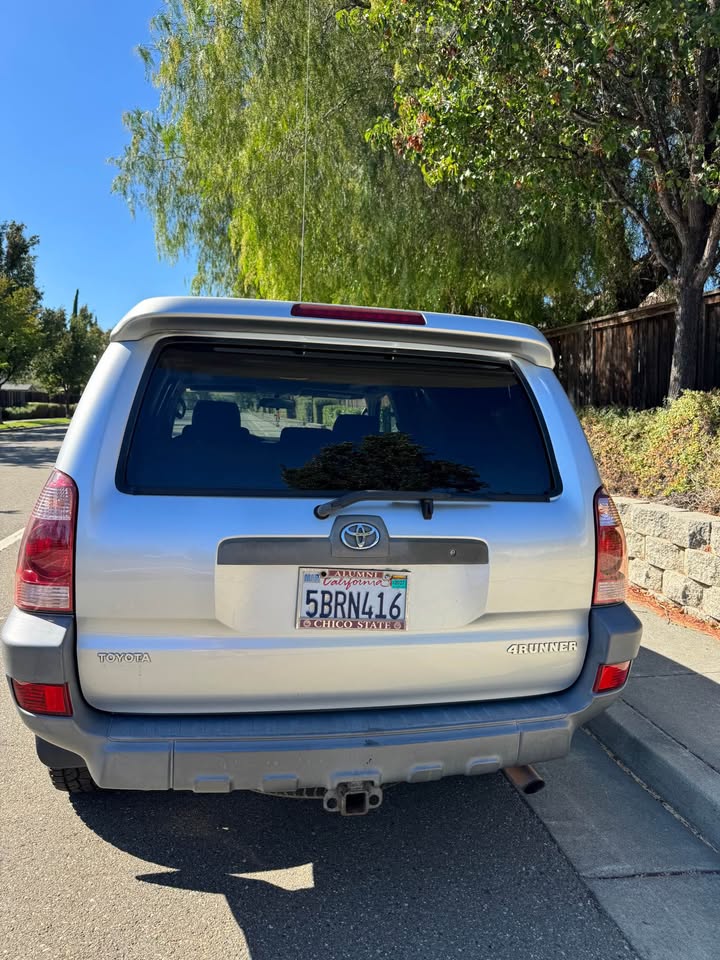 2005 Toyota 4Runner · SR5 Sport Utility 4D in Vacaville, CA (photo 6) — photo 6