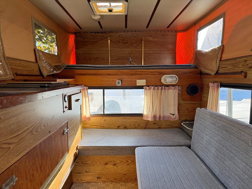 Mid 1990's Four Wheel Camper Grandby, solar in San Jose, CA (photo 1)