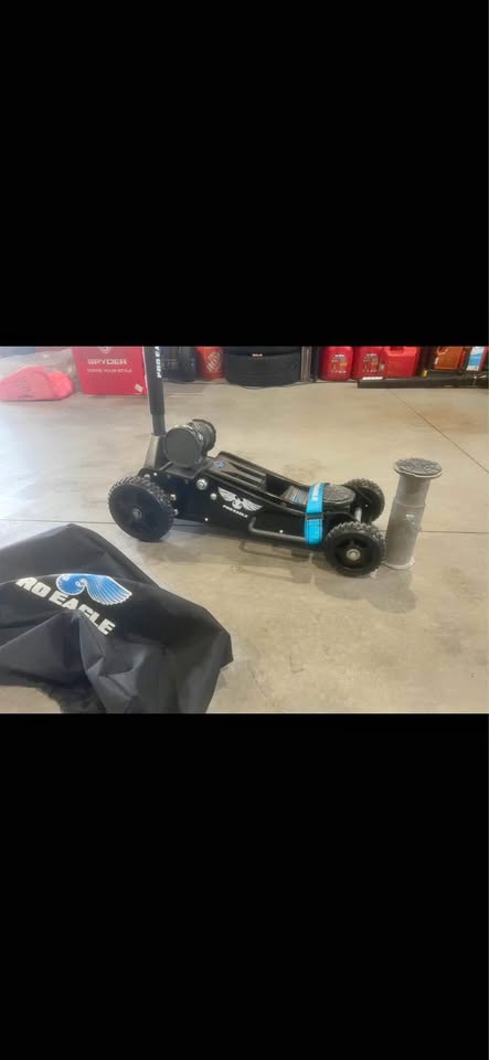 Pro Eagle Kratos 3 ton Big Wheel off road jack with extension and silencer strap in Grand Junction, CO (photo 1)