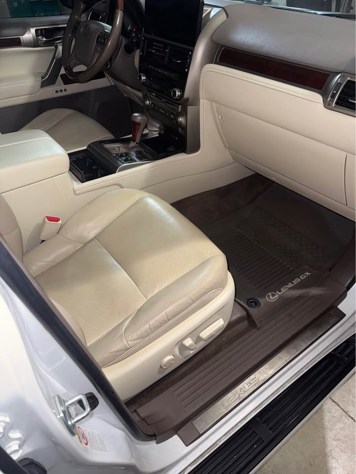 2015 Lexus GX · GX 460 Luxury Sport Utility 4D in Spokane Valley, WA (photo 11) — photo 11
