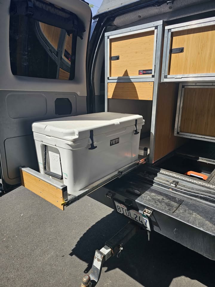 2006 Ford E350 Super Duty Passenger · XLT Van 3D in Napa, CA (photo 12) — photo 12
