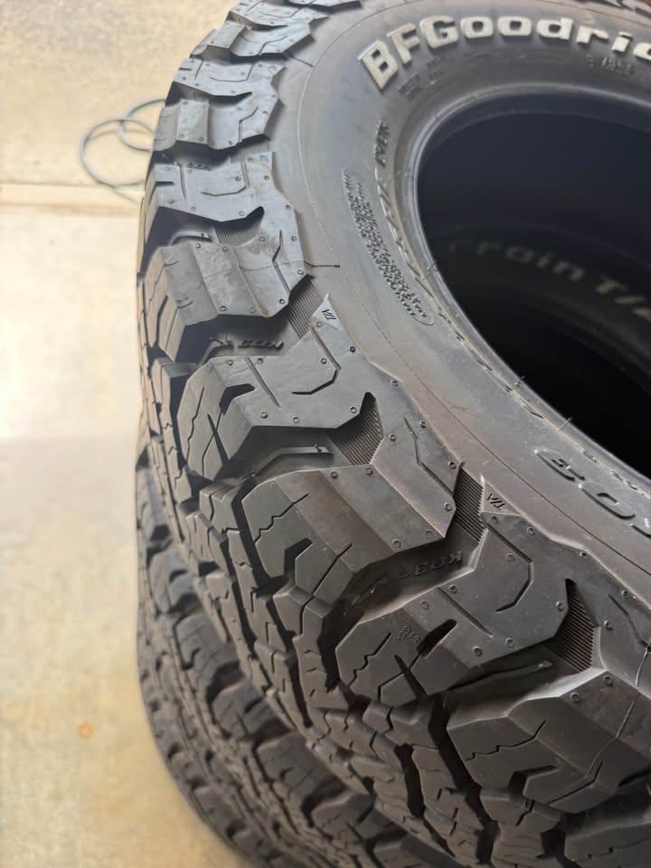 4x BFGoodrich All-Terrain T/A KO3 Tires – LT275/65R18 Load Range E – Like New in Portland, OR (photo 3)