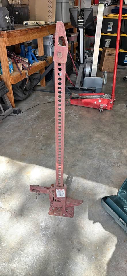 Hi-Lift Jack HL-605 in Walnut Creek, CA (photo 1) — photo 1