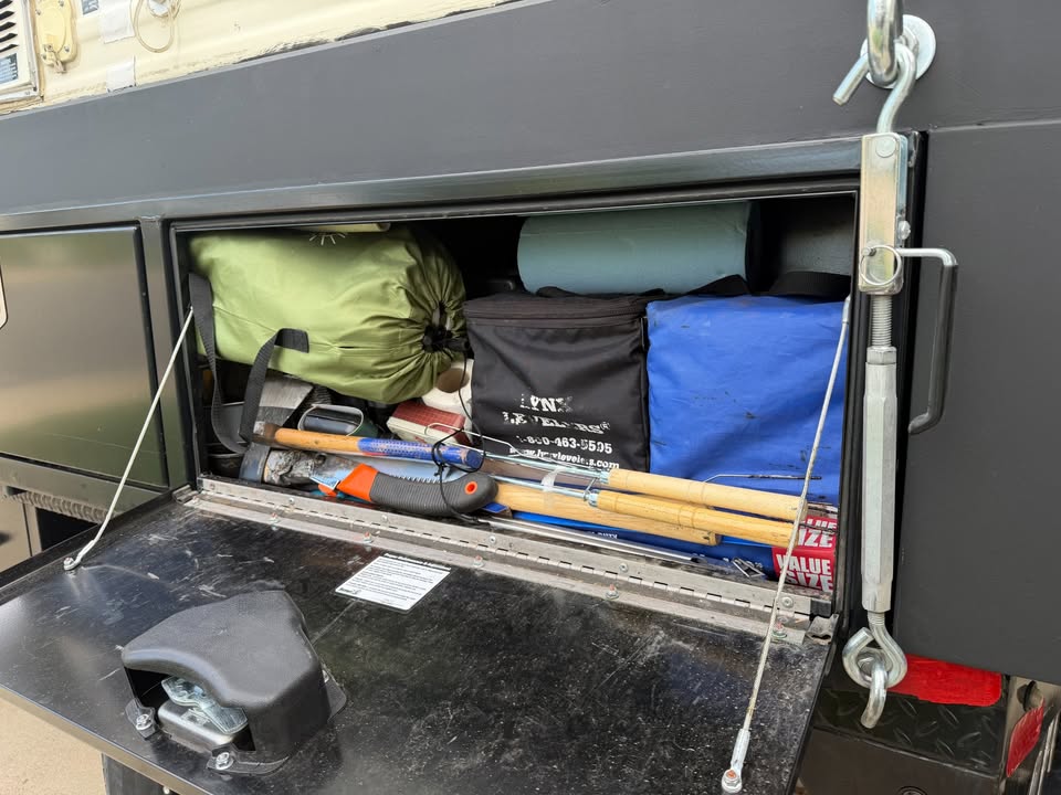 1999 Ford f350 7.3 truck camper overland rig lite craft pop-up solar lithium in Denver, CO (photo 10) — photo 10