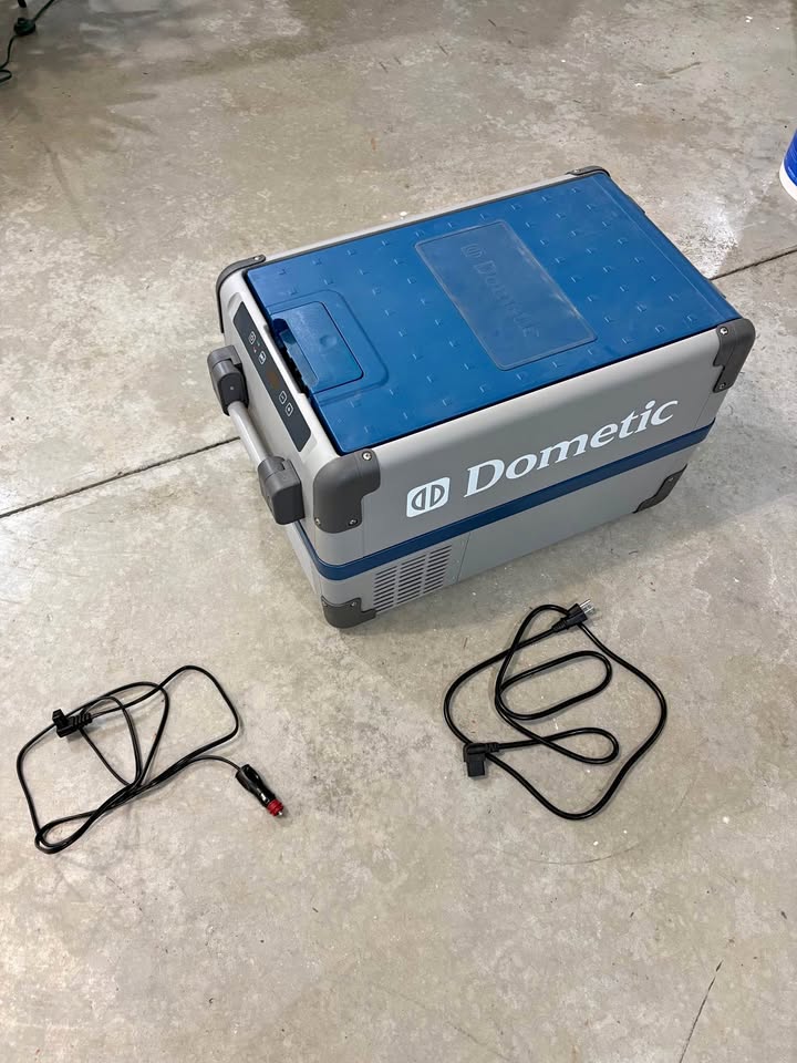 Dometic CFX 35 Fridge Freezer in Cle Elum, WA (photo 1)