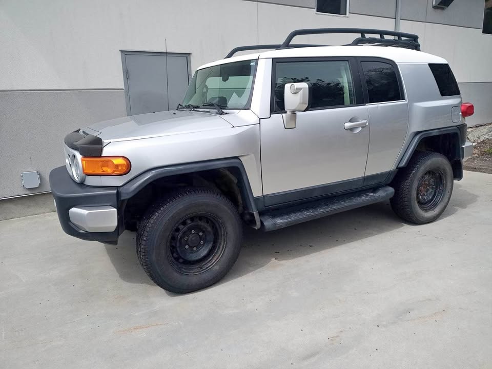 2007 Toyota FJ Cruiser in Brampton, Ontario (photo 1) — photo 1