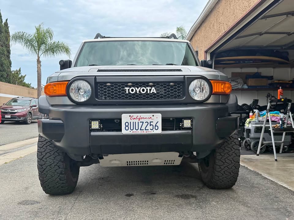 2011 Toyota FJ Cruiser · Sport Utility 2D in Huntington Beach, CA (photo 1) — photo 1