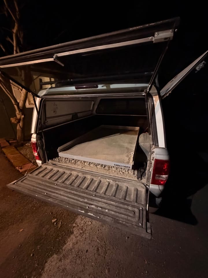 DECKED CargoGlide CG1000 Truck Bed Slide - 6’ in Portland, OR (photo 2) — photo 2