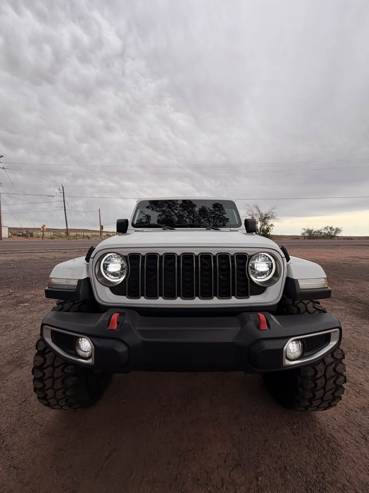 2020 Jeep Gladiator · Overland Pickup 4D 5 ft in Phoenix, AZ (photo 11) — photo 11