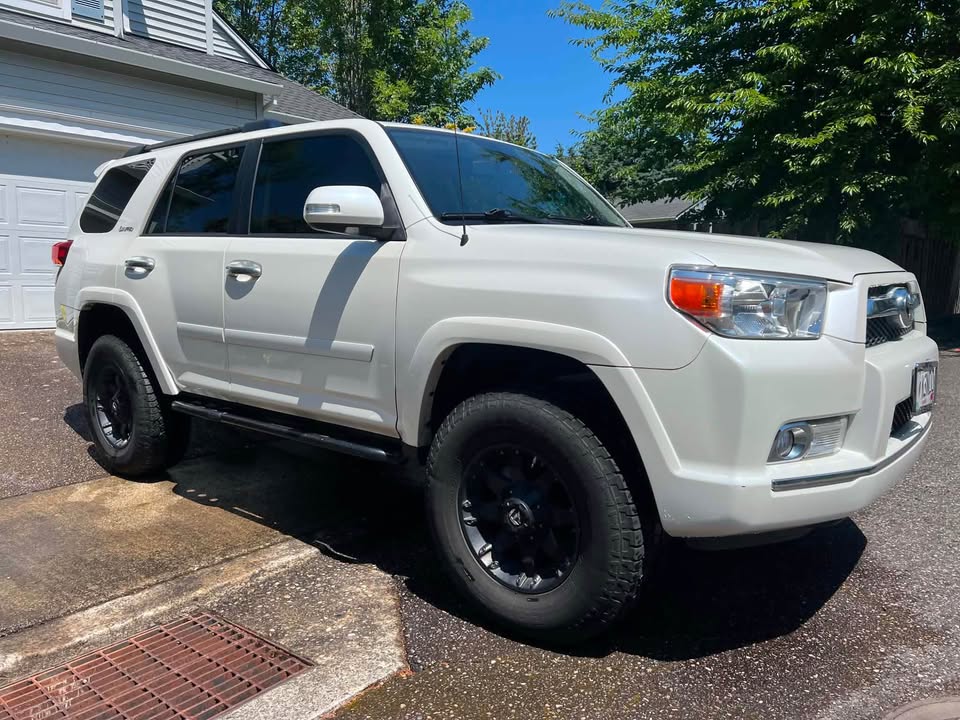 2012 Toyota 4Runner · Limited Sport Utility 4D in Beaverton, OR (photo 4) — photo 4