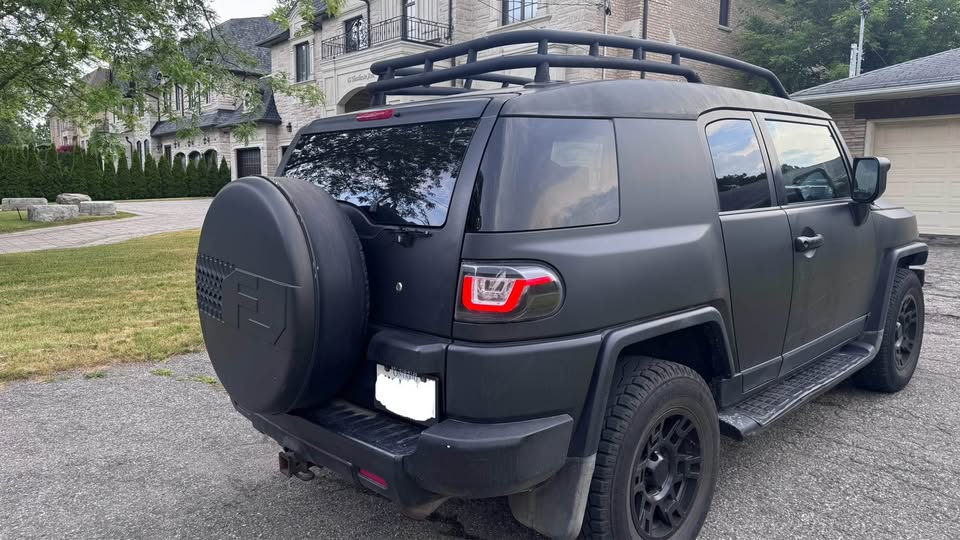 2008 Toyota FJ Cruiser in Toronto, ON (photo 2)
