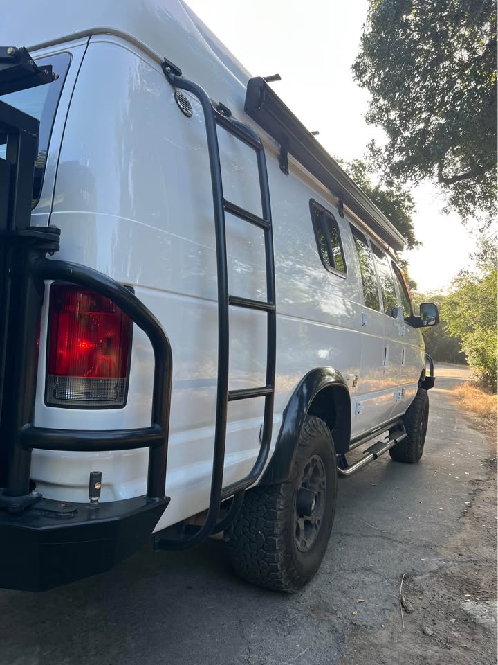 2007 Ford 4x4 sportsmobile camper van in Petaluma, CA (photo 5) — photo 5