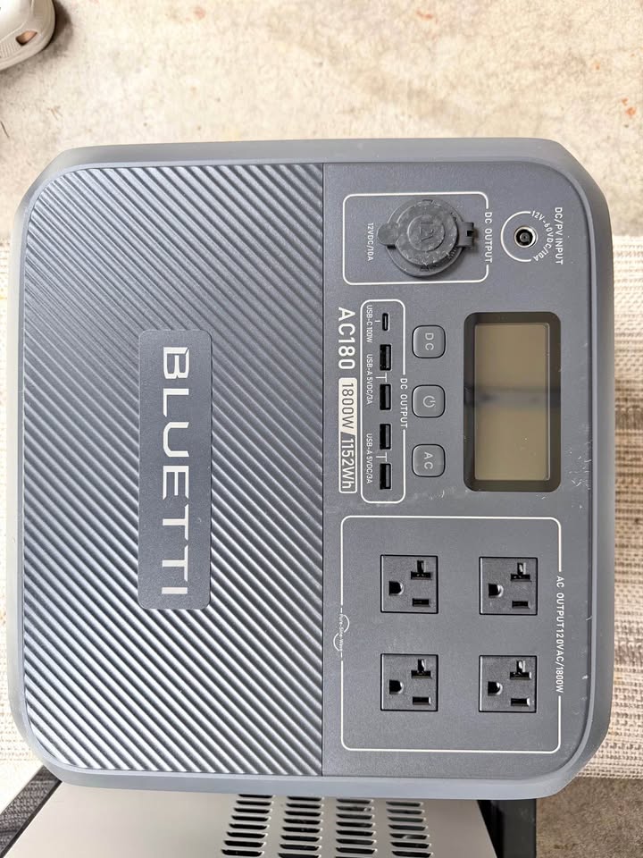 BLUETTI AC180 Portable Power Station — 1152Wh / 1800W LiFePO4 — Used Once, Like New in Mill Creek, WA (photo 1) — photo 1