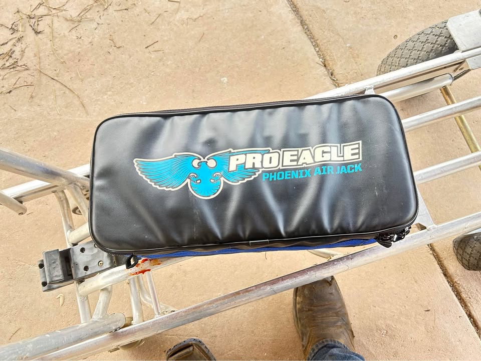 Will not answer to Is this still available Pro Eagle Phoenix air jack in Rio Rico, AZ (photo 1) — photo 1