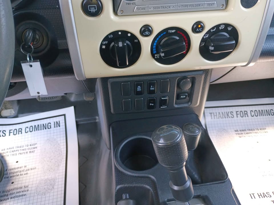 2008 Toyota FJ Cruiser · Sport utility vehicle in Garden City, ID (photo 9) — photo 9