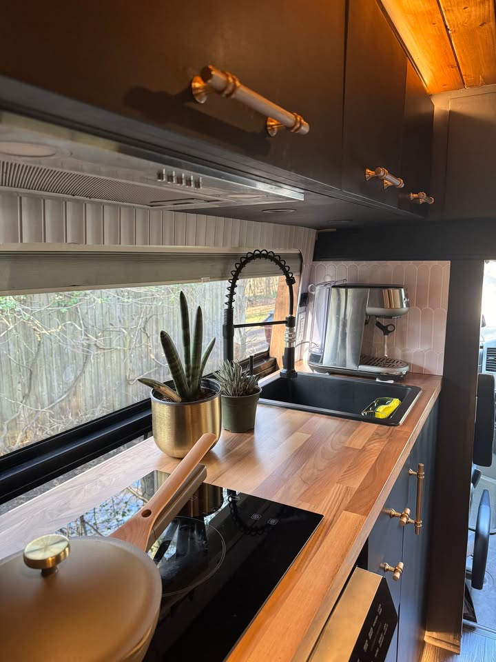 2016 Mercedes-Benz 2500 sprinter rv (170” wheel base) in Portland, OR (photo 5) — photo 5