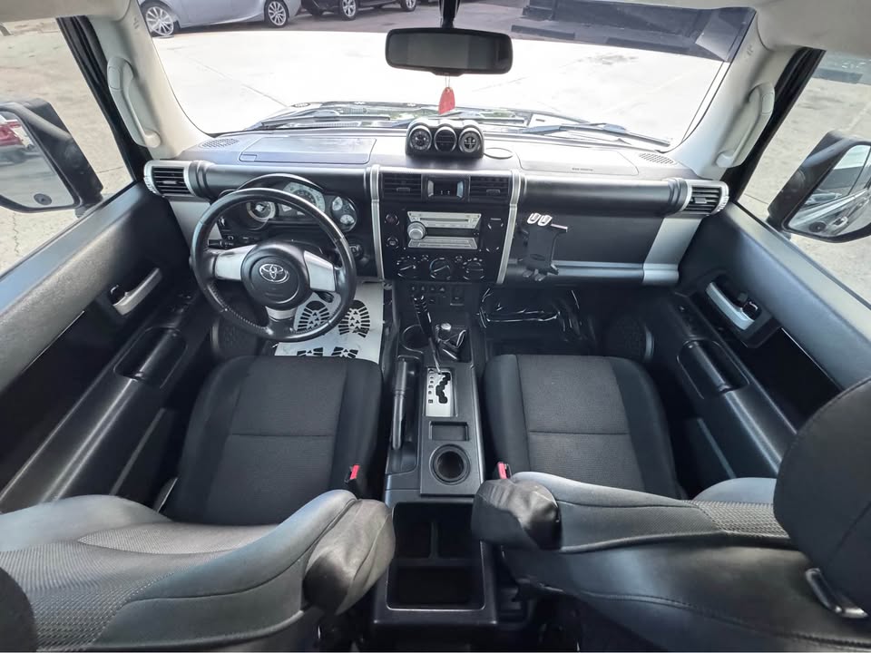 2010 Toyota FJ Cruiser · Sport Utility 2D in Denver, CO (photo 9) — photo 9