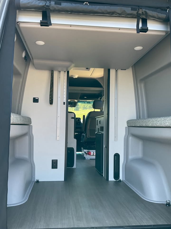 2020 Mercedes-Benz winnebago revel 44e 4x4 in Golden, CO (photo 10)