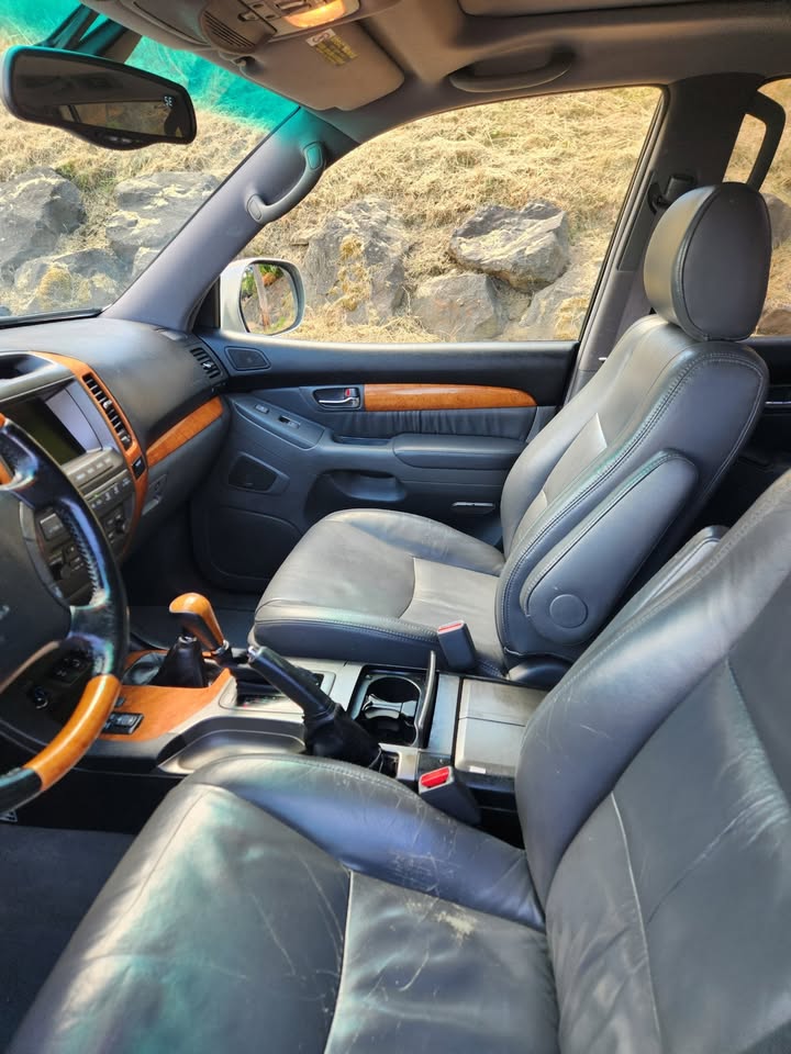 2004 Lexus gx470 in Tukwila, WA (photo 8) — photo 8