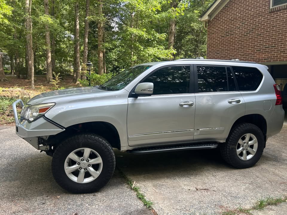 2013 Lexus GX460 in Chapel Hill, NC (photo 8) — photo 8