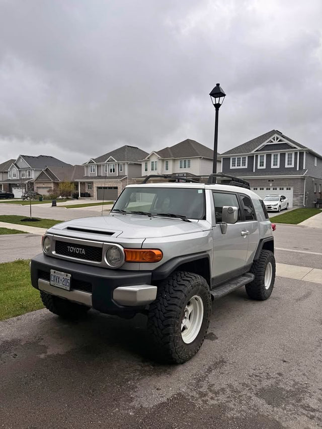 2007 Toyota FJ Cruiser in Kitchener, ON (photo 1)