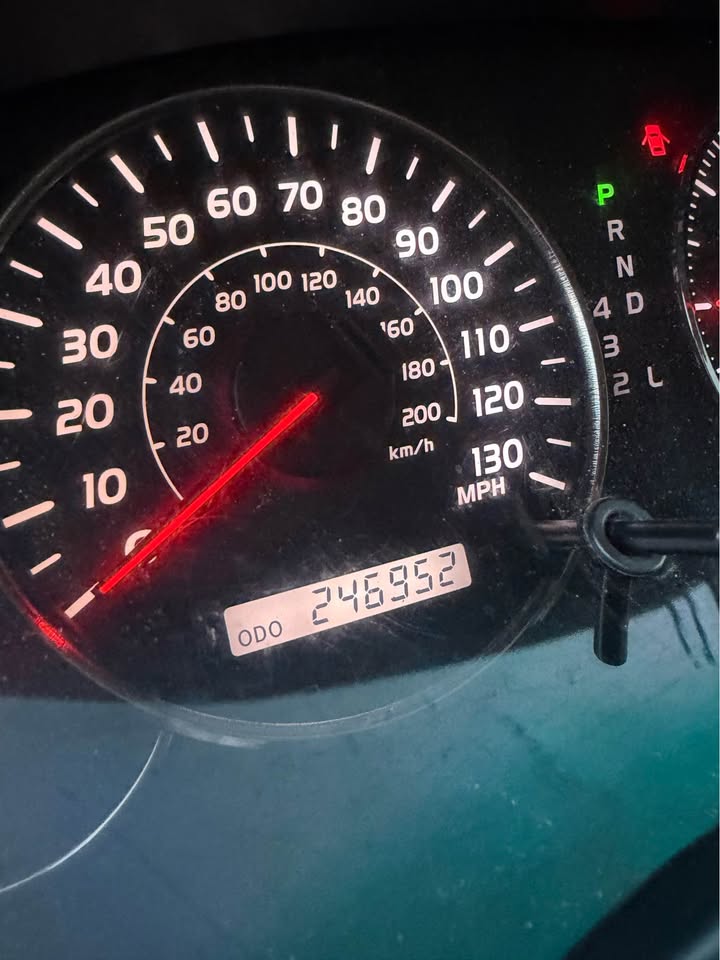 2004 Lexus GX · GX 470 Sport Utility 4D in Pleasant Grove, UT (photo 11) — photo 11