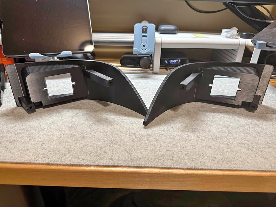 Lexus GX460 Reverse Light Housing in Ogden, UT (photo 1) — photo 1