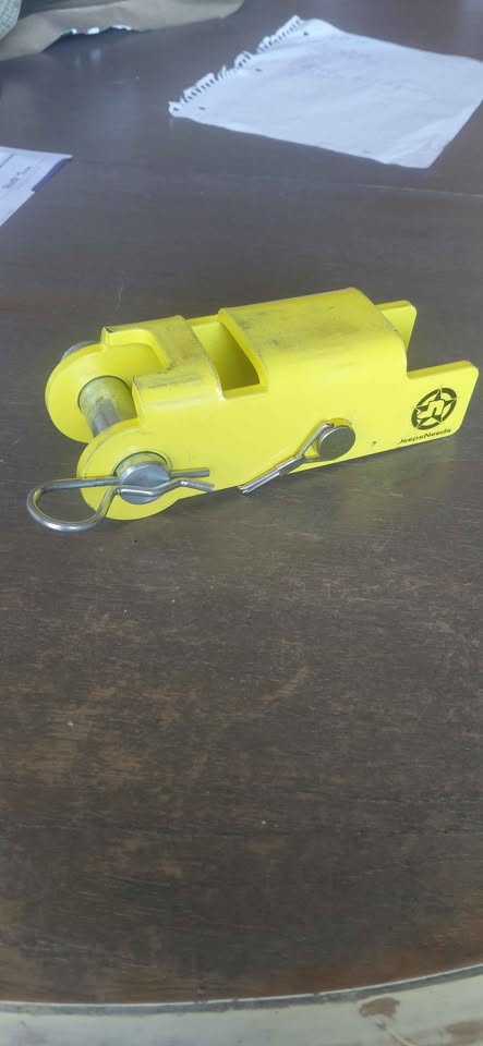 JeepNeeds DLA Hi Lift Jack D shackles adapter — photo 3