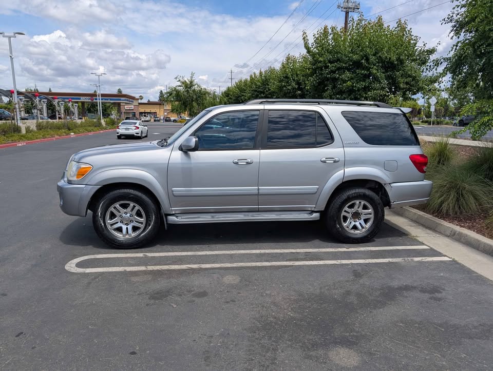 2006 Toyota Sequoia · Limited Sport Utility 4D in Roseville, CA (photo 3) — photo 3