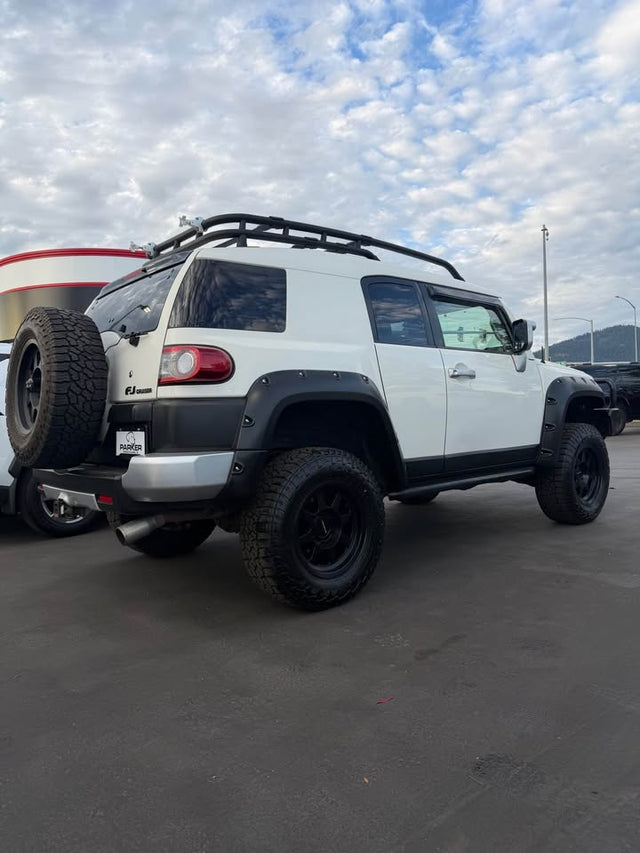2013 Toyota FJ Cruiser — photo 2