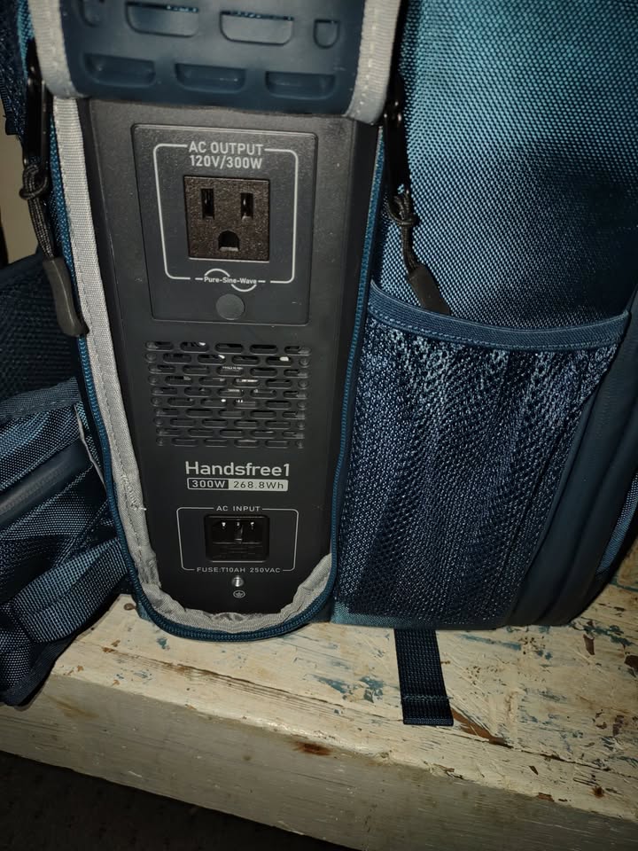 Bluetti Hands Free Back Pack in Mapleton, OR (photo 4) — photo 4