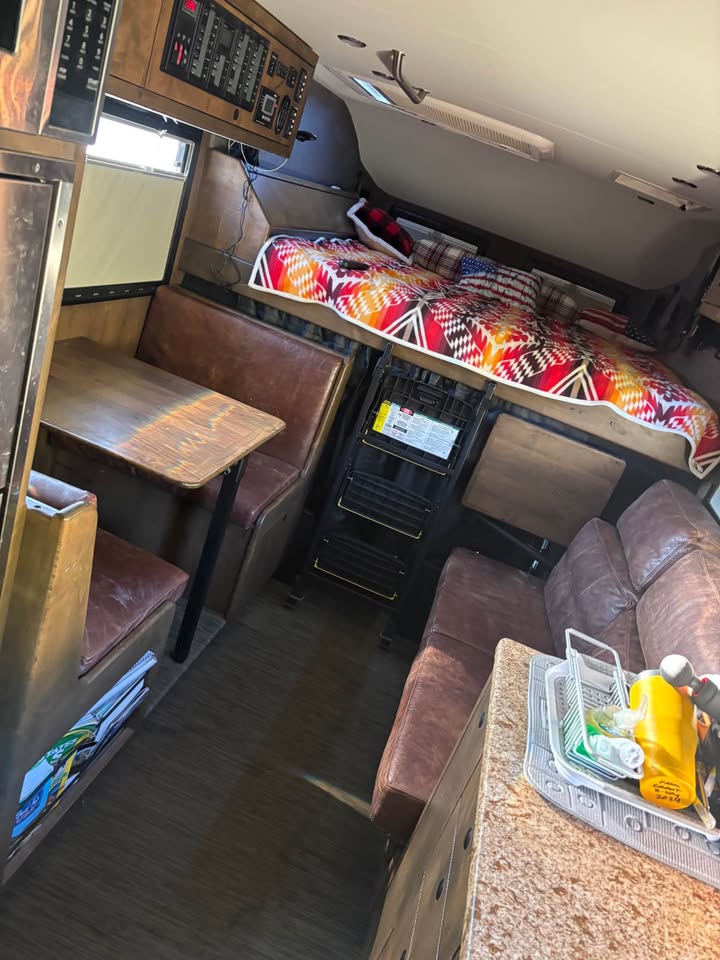F550 earthroamer in Fortuna, CA (photo 6) — photo 6