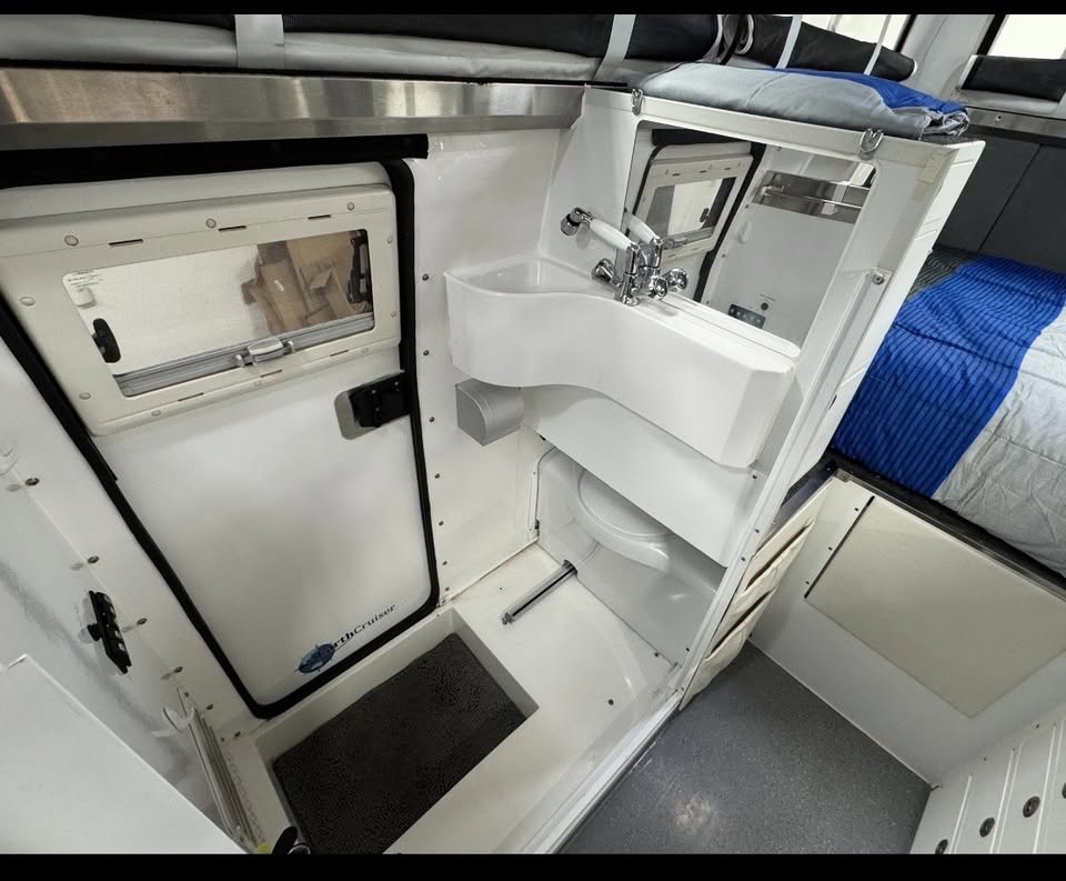 2018 Earthcruiser EXP EXP Diesel in Bend, OR (photo 9)