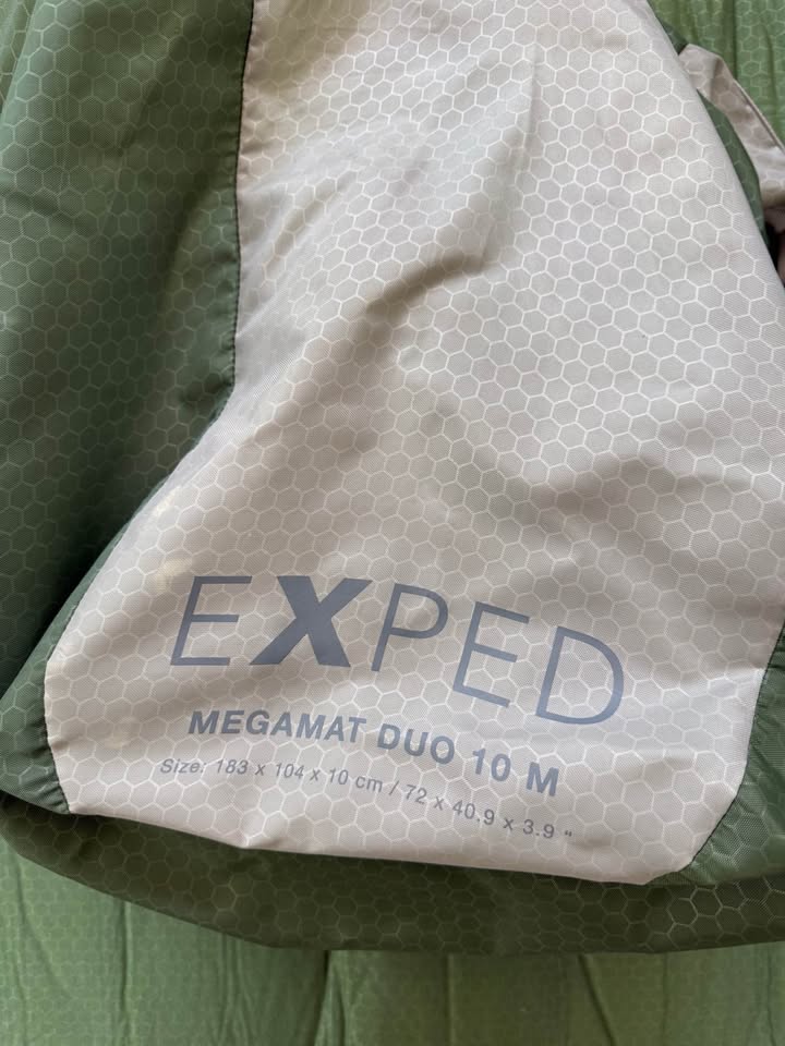 Exped MegaMat Duo 10 M Self-Inflating Mattress Duo 72x40.9 Green/Gray in Los Angeles, CA (photo 2) — photo 2