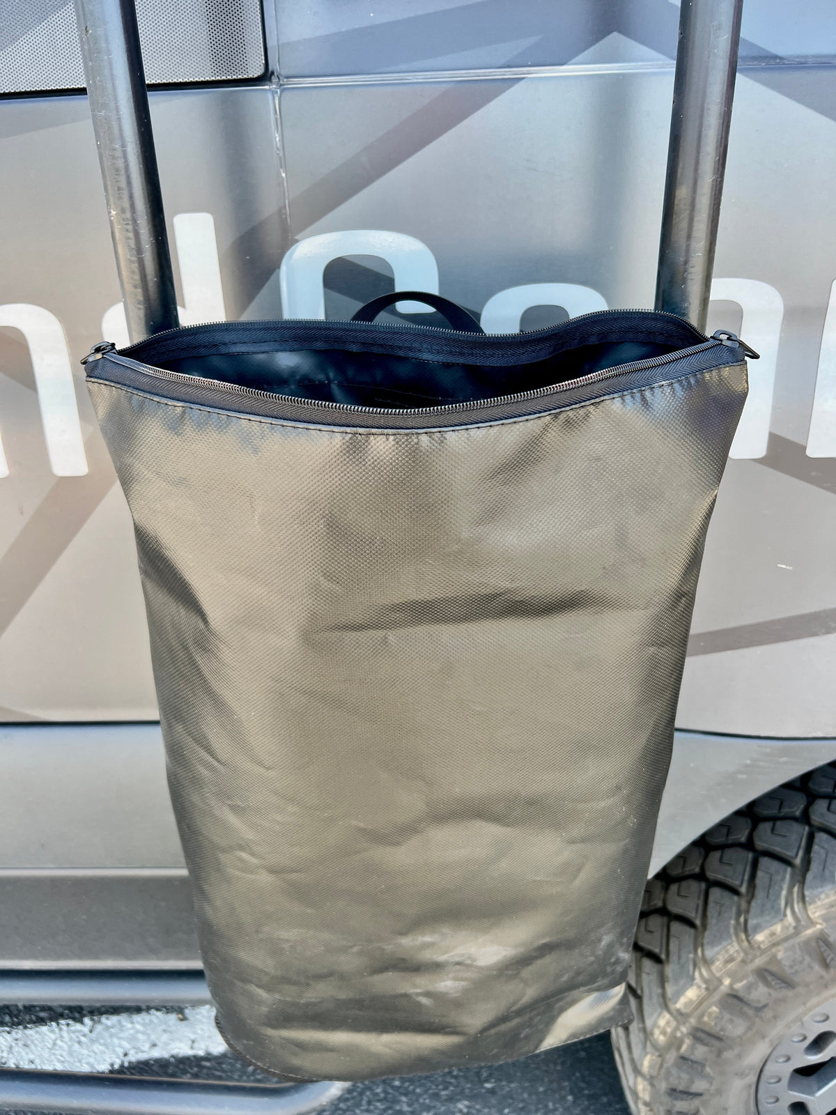 INEOS Grenadier  Ladder Trash Bag - 24 inch — photo 12