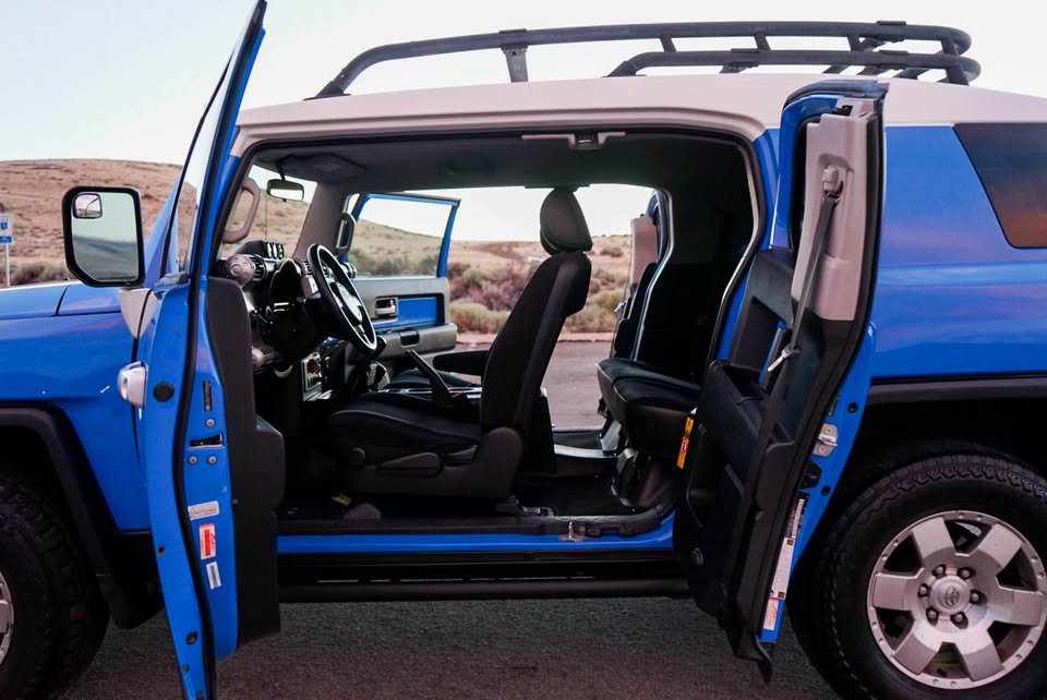 2007 Toyota FJ Cruiser · Sport Utility 2D in Sparks, NV (photo 6)