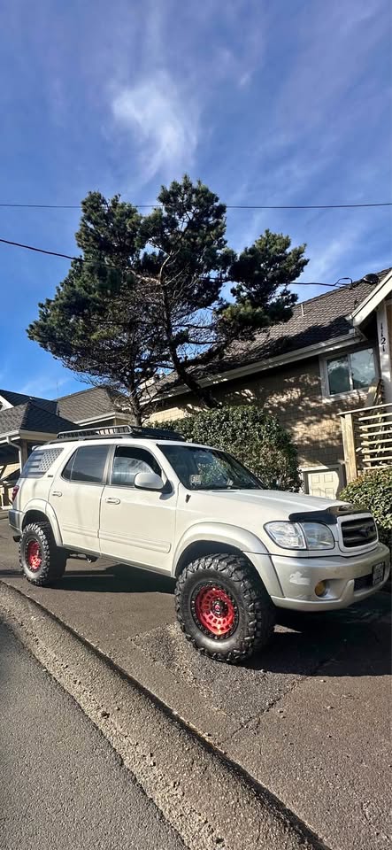 2002 Toyota Sequoia SR5 Lifted 35’s in Portland, OR (photo 1) — photo 1