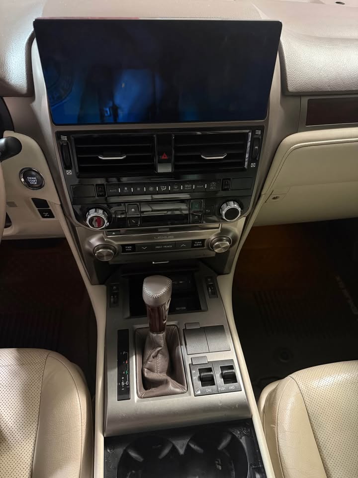 2015 Lexus GX · GX 460 Luxury Sport Utility 4D in Spokane Valley, WA (photo 9) — photo 9