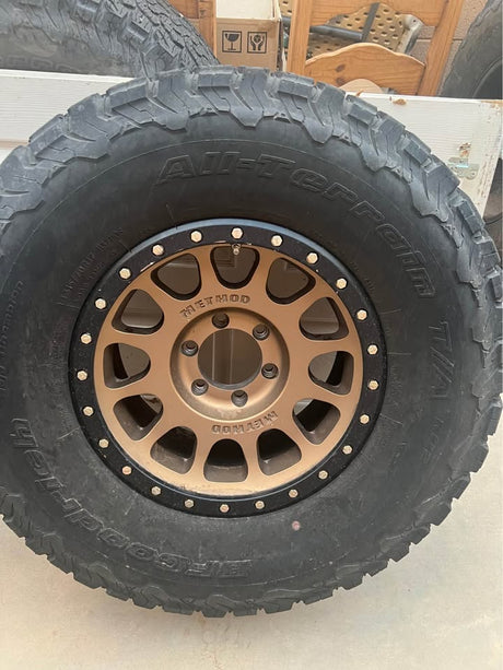Method Wheels with BFGoodrich All-Terrain T/A KO2 Tires in Tolleson, AZ (photo 2)