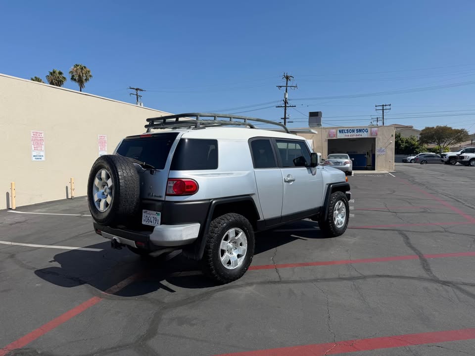 2007 Toyota FJ Cruiser · Sport Utility 2D in Orange, CA (photo 3)