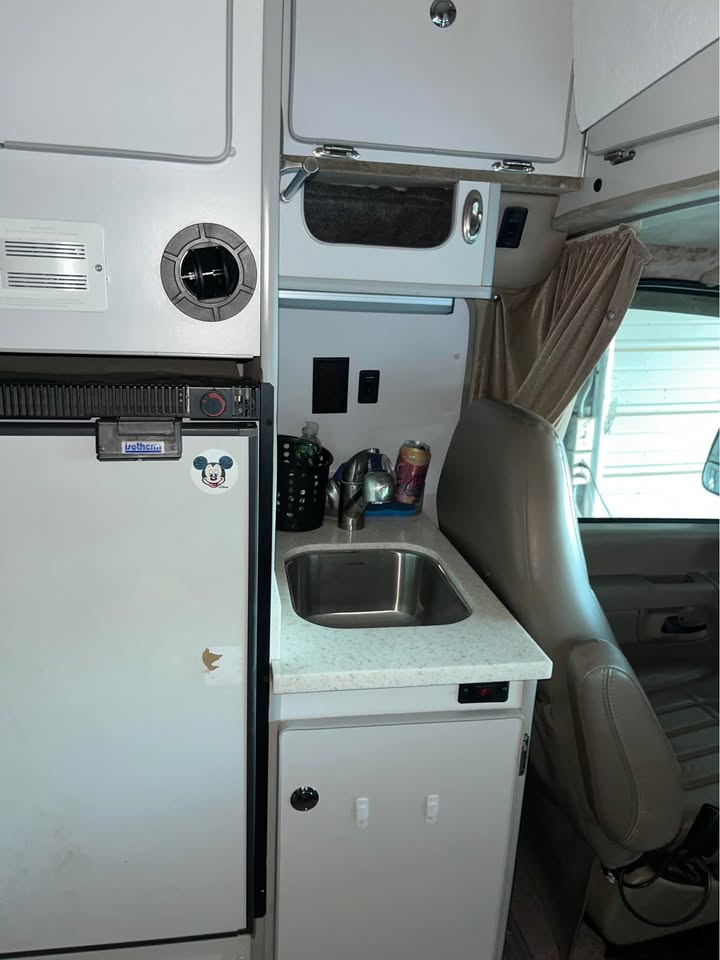 2007 Ford 4x4 sportsmobile camper van in Petaluma, CA (photo 12) — photo 12