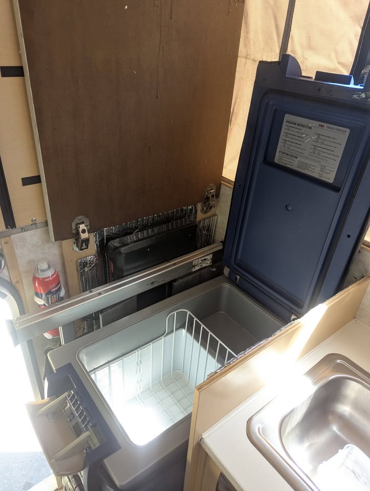 2011 Four Wheel Campers - Fleet + toyota tacoma in Denver, CO (photo 9) — photo 9