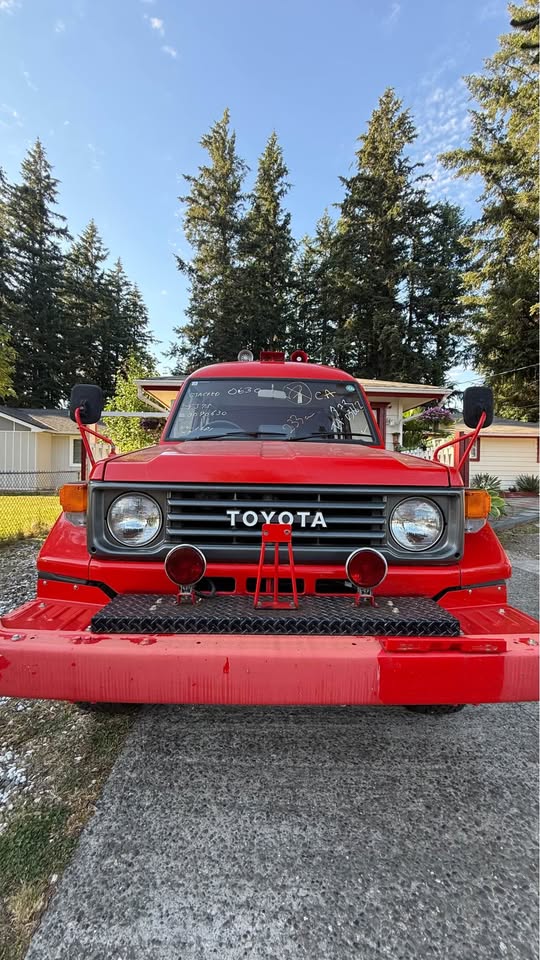 1990 Toyota Landcruiser in Seattle, WA (photo 4) — photo 4