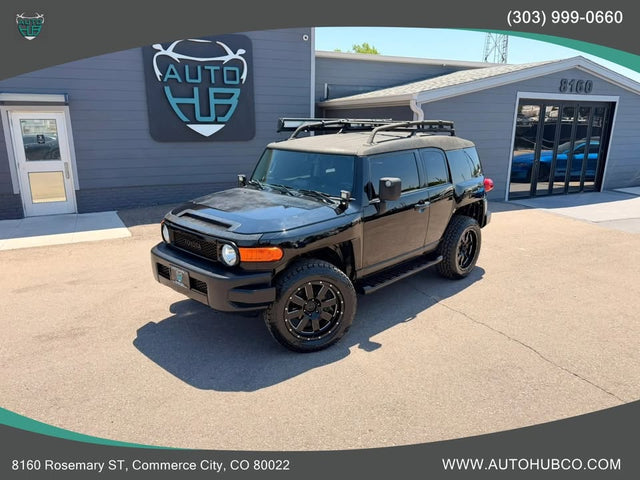 2012 Toyota FJ Cruiser — photo 2