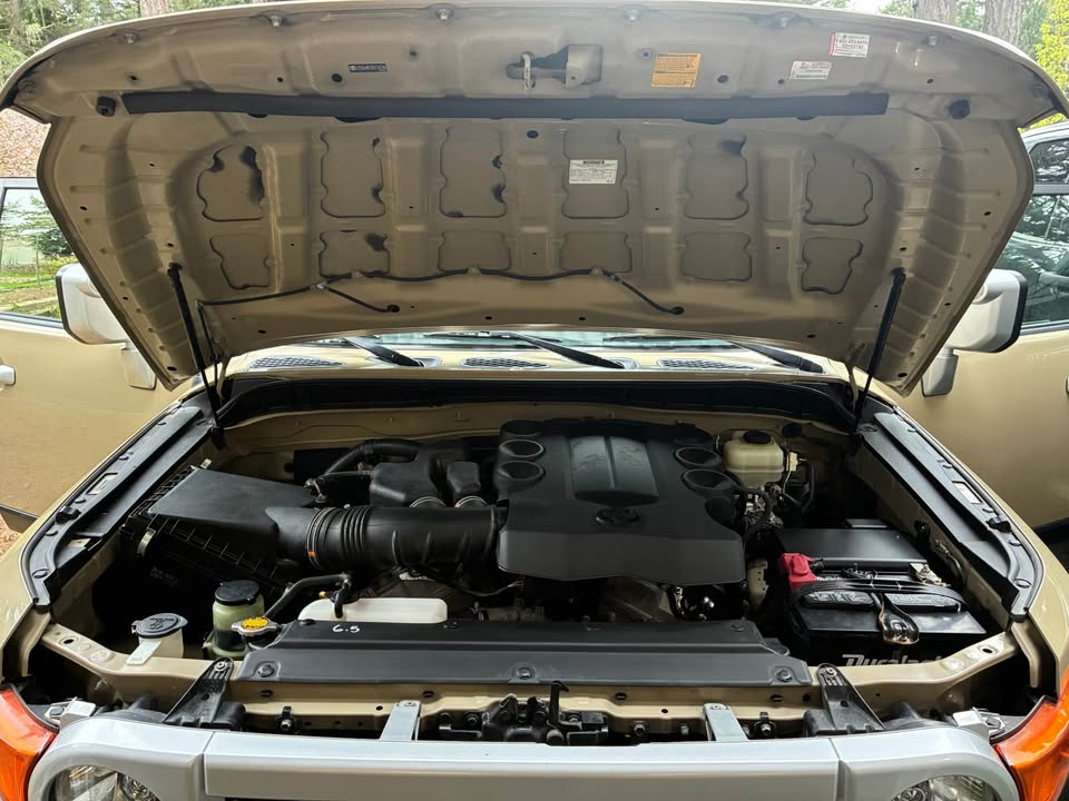2012 Toyota FJ Cruiser · Sport Utility 2D in Gig Harbor, WA (photo 8) — photo 8