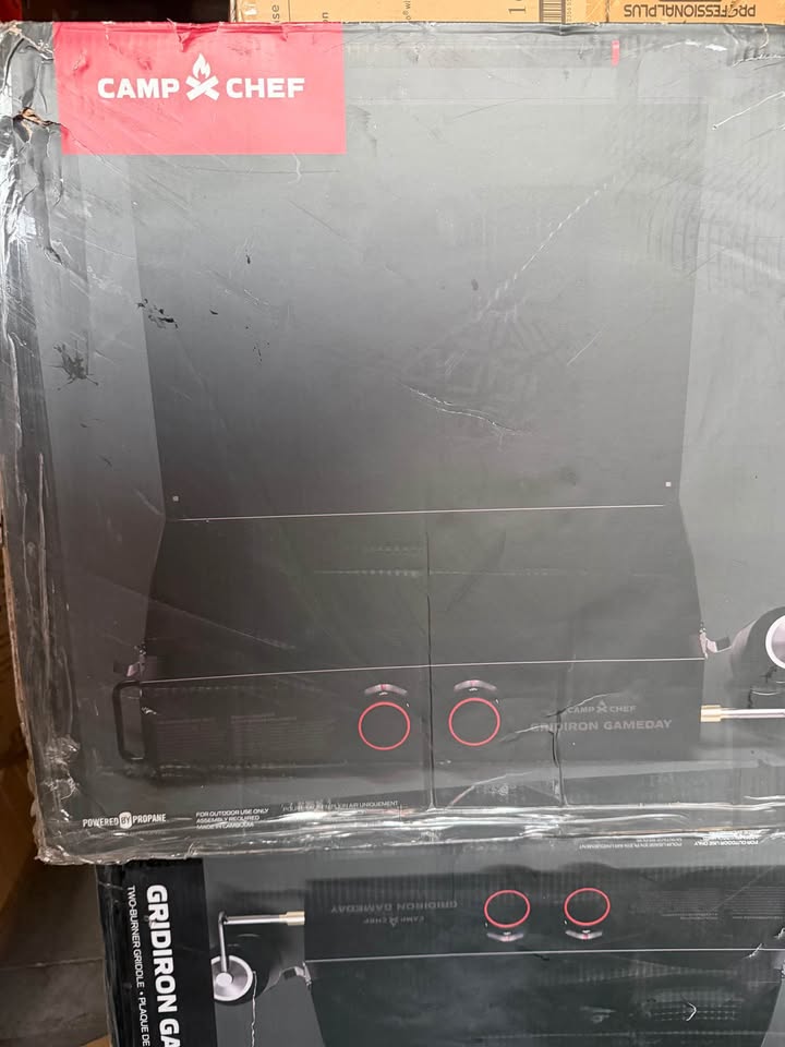 Camp Chef Gridiron Gameday 24" Portable Tabletop Griddle, 24,000 BTU, Black, FTT25CA42 in Bridgeview, IL (photo 4) — photo 4