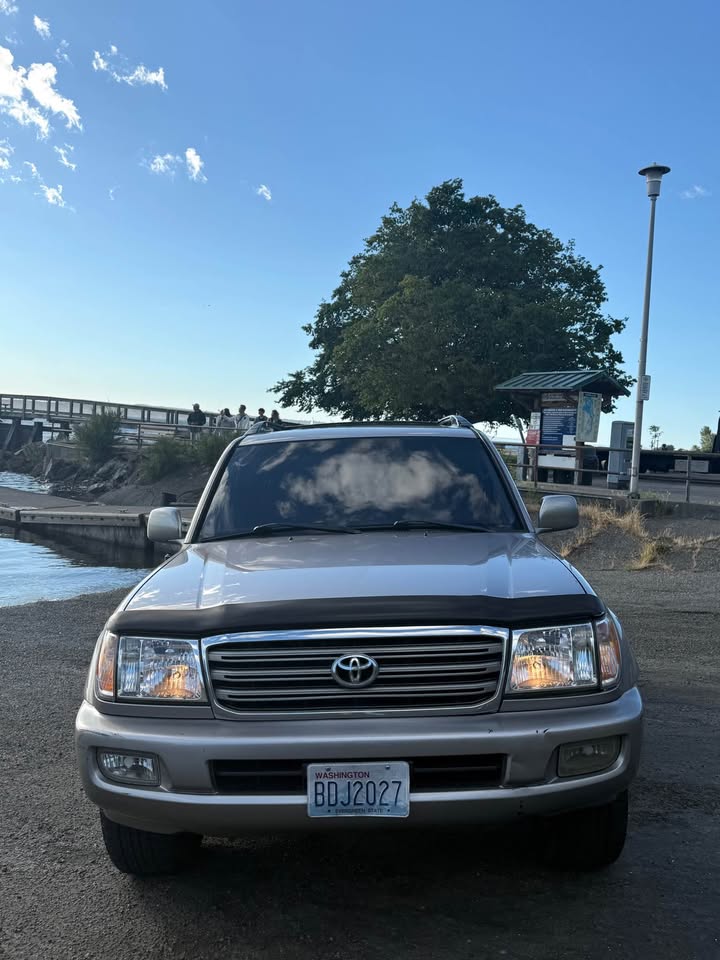 2003 Toyota Landcruiser in Seattle, WA (photo 2) — photo 2