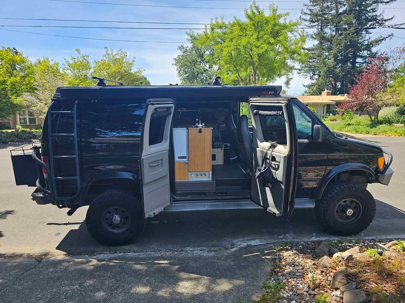 2006 Ford E350 Super Duty Passenger · XLT Van 3D in Napa, CA (photo 5) — photo 5
