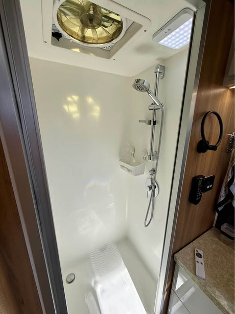 2024 Black Series HQ19 Off-Grid Trailer/Caravan in Medford, OR (photo 9)