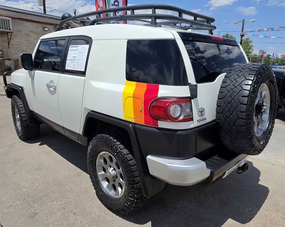 2013 Toyota FJ Cruiser · Sport Utility 2D in Denver, CO (photo 3)